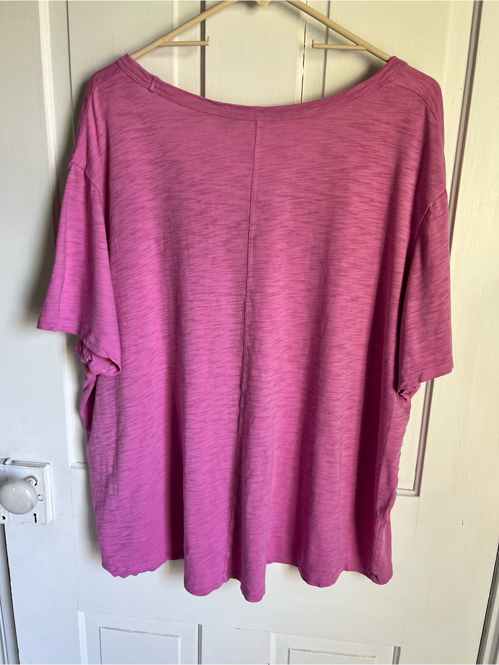 GAP Women’s Bright Pink V-Neck Short Sleeve Tee size XXL - Picture 2 of 4